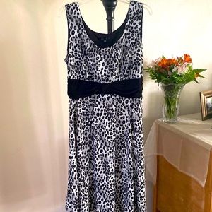 TIANA B. Womens dress - SIZE XL